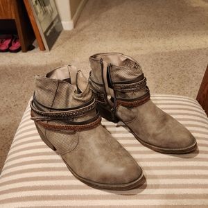 Womens So Authentic American Heritage BootieSize 9.5